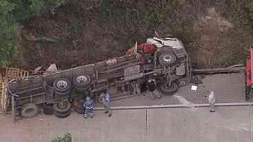 Acidentes Interditam Trechos da BR-040 em Petrópolis