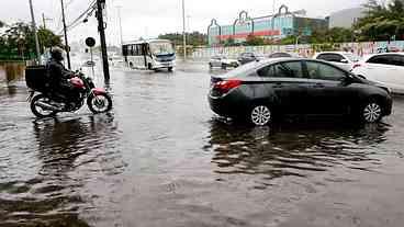 Chuva e Ventania no Rio de Janeiro: Alertas de Segurança