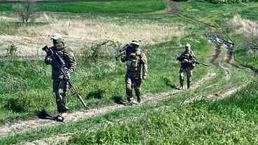 Militares Ucranianos Disfarçados com Uniformes Russos