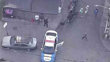 Homem morre em tiroteio no Recreio