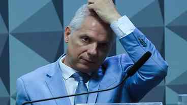 Polícia Federal Prende Ex-Presidente do INSS