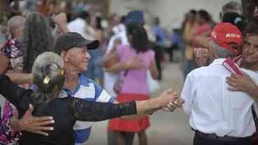 Expectativa de Vida no Brasil Alcança 76,6 Anos