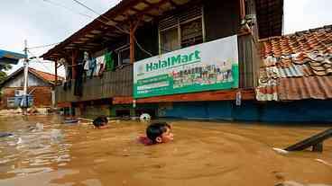 Mortes por Temporais na Ásia Ultrapassam 1,1 Mil