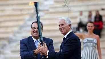 Chama Olímpica chega à Itália para Jogos de 2026