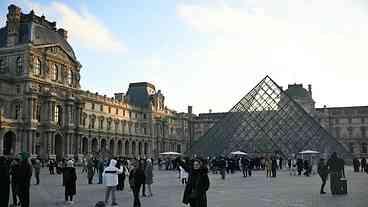 Museu do Louvre reabre após greve de funcionários