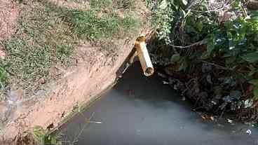 Despejo de esgoto em comunidade quilombola em Cabo Frio