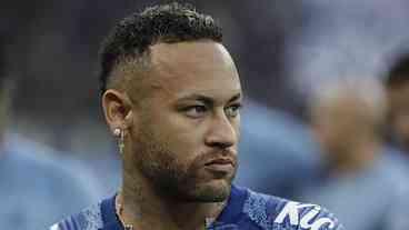 Neymar Faz Cirurgia no Joelho Após Recado a Ancelotti