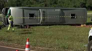 Acidente de ônibus deixa mortos em Jaboticabal