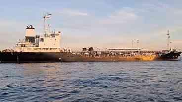 Irã Apreende Navio por Contrabando no Golfo Pérsico