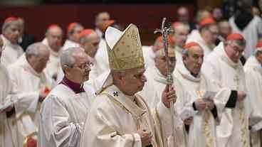 Papa Leão XIV Adverte Cardeais sobre Agendas Pessoais