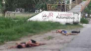 Três jovens são mortos a tiros na Avenida Brasil