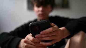 Austrália bloqueia 550 mil contas de jovens na Meta