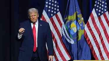 Trump Insulta Funcionário da Ford em Detroit