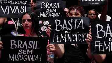 Feminicídios aumentam e proteção é insuficiente