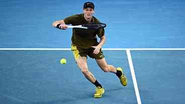 Sinner avança no Aberto da Austrália após desistência