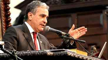 Candidatura própria do PT embaralha cenário no Rio