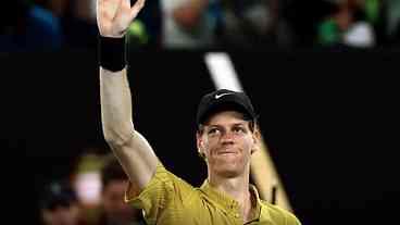 Sinner e Djokovic avançam no Aberto da Austrália