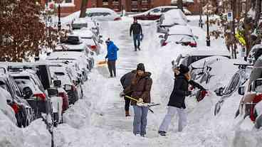 Nevasca nos EUA: 11 Mortos e 820 Mil Sem Luz