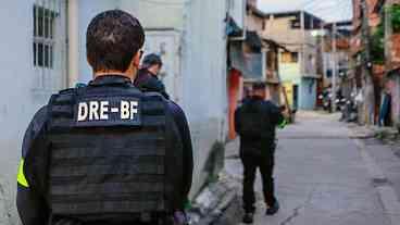 Polícia Civil realiza operação em Duque de Caxias