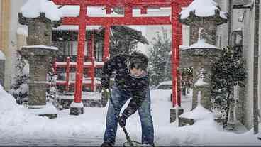 Neve intensa causa 30 mortes no Japão