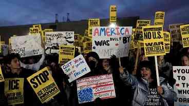 Avanço do Autoritarismo em 100 Países