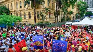 Ilú Obá De Min Abre Carnaval em SP com 627 Blocos