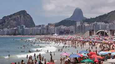 Mais de mil resgates no mar do Rio de Janeiro