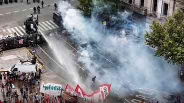 Reforma Trabalhista de Milei Aprovada na Argentina
