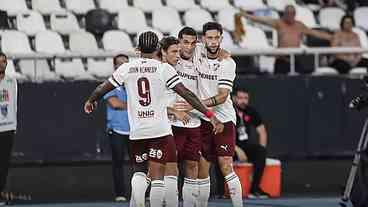 Fluminense vence Vasco e avança na semifinal do Carioca