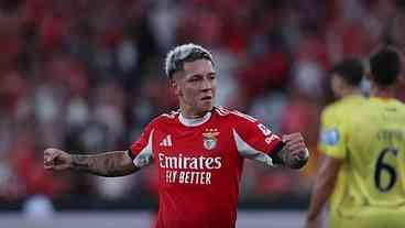 Jogador do Benfica é afastado por racismo contra Vinícius