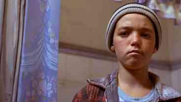 A dissolução da inocência no labirinto do abandono estatal