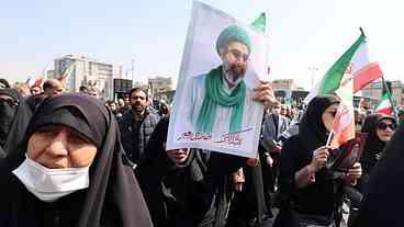 Irã: Khamenei promete pressão sobre inimigos