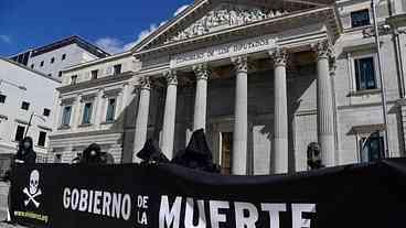 Eutanásia de jovem na Espanha gera polêmica