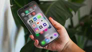 Apoio dos Suíços a Restrições nas Redes Sociais