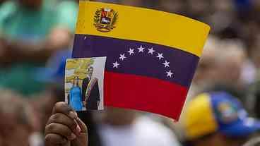 Embaixada dos EUA na Venezuela volta a funcionar após sete anos