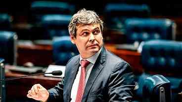 Lindberg Farias denuncia Flávio Bolsonaro sobre o PIX