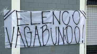 Protesto da Torcida do Corinthians no CT