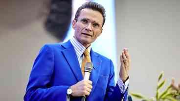 Filho '01' Busca Apoio de Malafaia Após Crise Evangélica