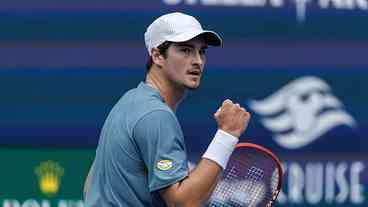 João Fonseca avança e enfrenta Berrettini em Monte Carlo