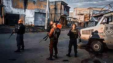 Operação da PM em Costa Barros: Combate a Roubos