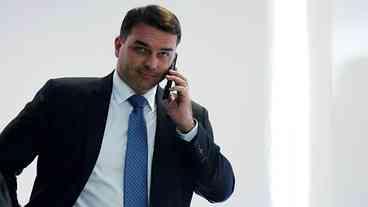 STF processa Flávio Bolsonaro por calúnia contra Lula