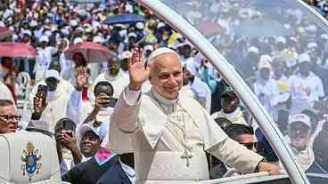 Papa Leão XIV Critica Desigualdades em Angola