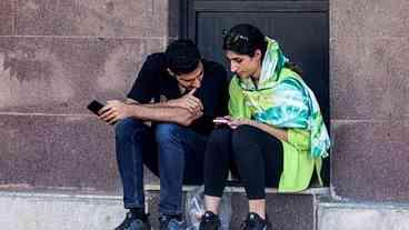 Irã amplia acesso à internet para negócios