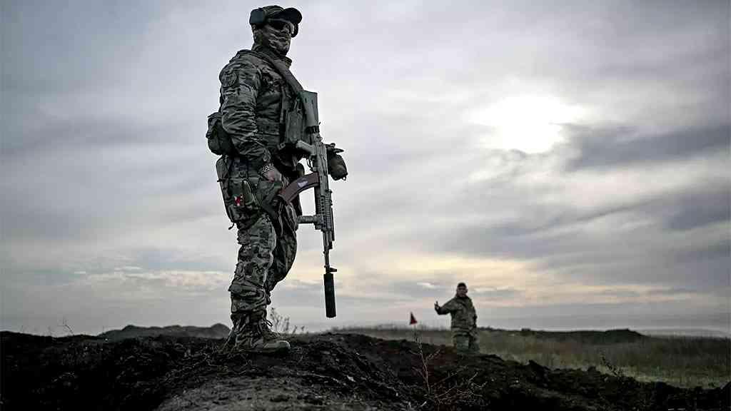 Militares russos testam sistema seguro para remoção de minas terrestres