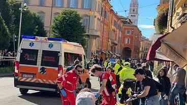 Motorista Atropela e Esfaqueia em Modena, Itália