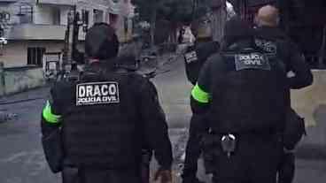 Polícia Civil realiza operação no Complexo do Lins