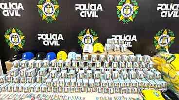 Apreensão de Figurinhas Falsificadas da Copa 2026