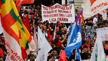 Reduzir já a jornada de trabalho sem desonerações