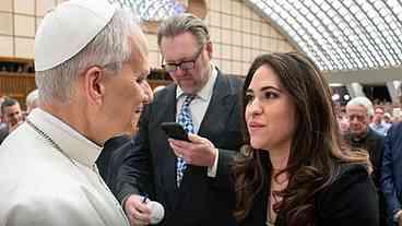 Mulher lidera comunicação do Vaticano pela primeira vez