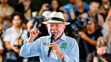 Lula critica Flávio Bolsonaro e tarifas dos EUA